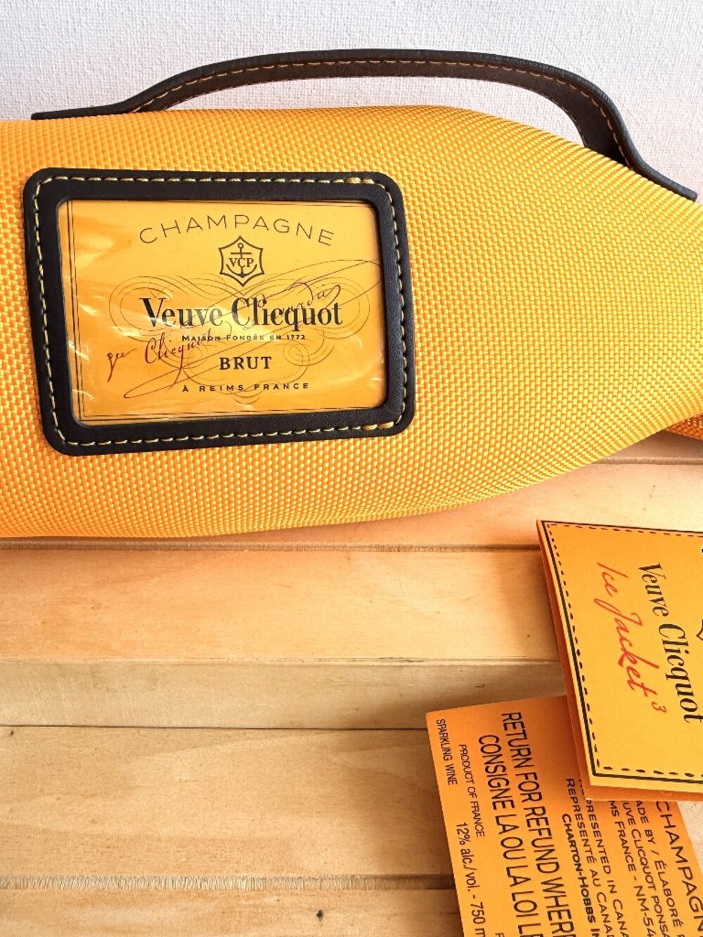 NWT Veuve Clicquot Champagne Ice Jacket